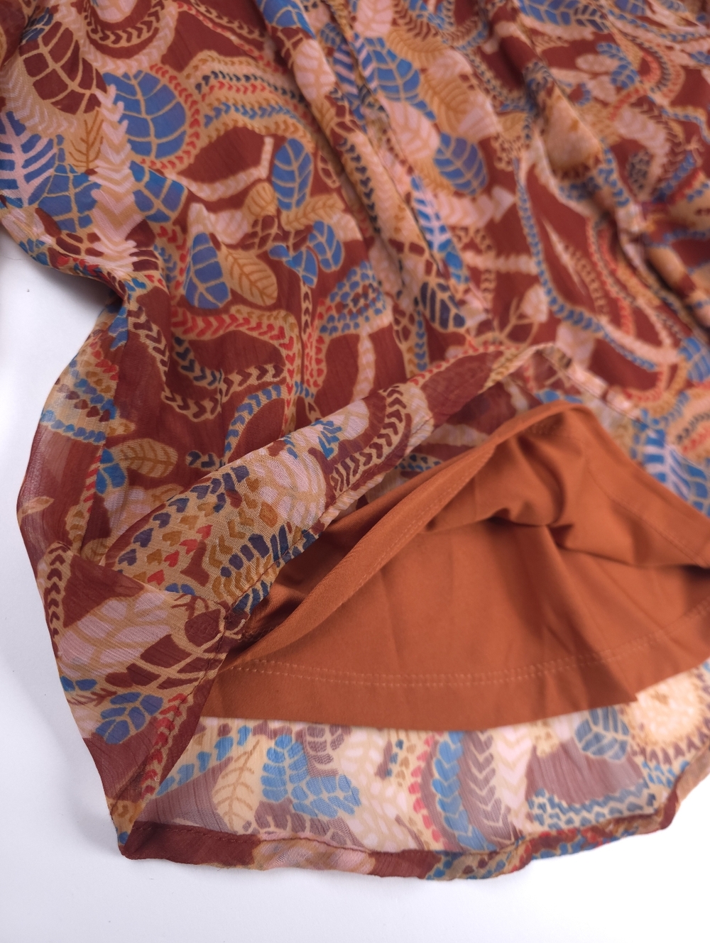 Philosophy Printed Sheer Blouse in Rust, Blue & Pink Sz Sz L - Picture 4 of 10